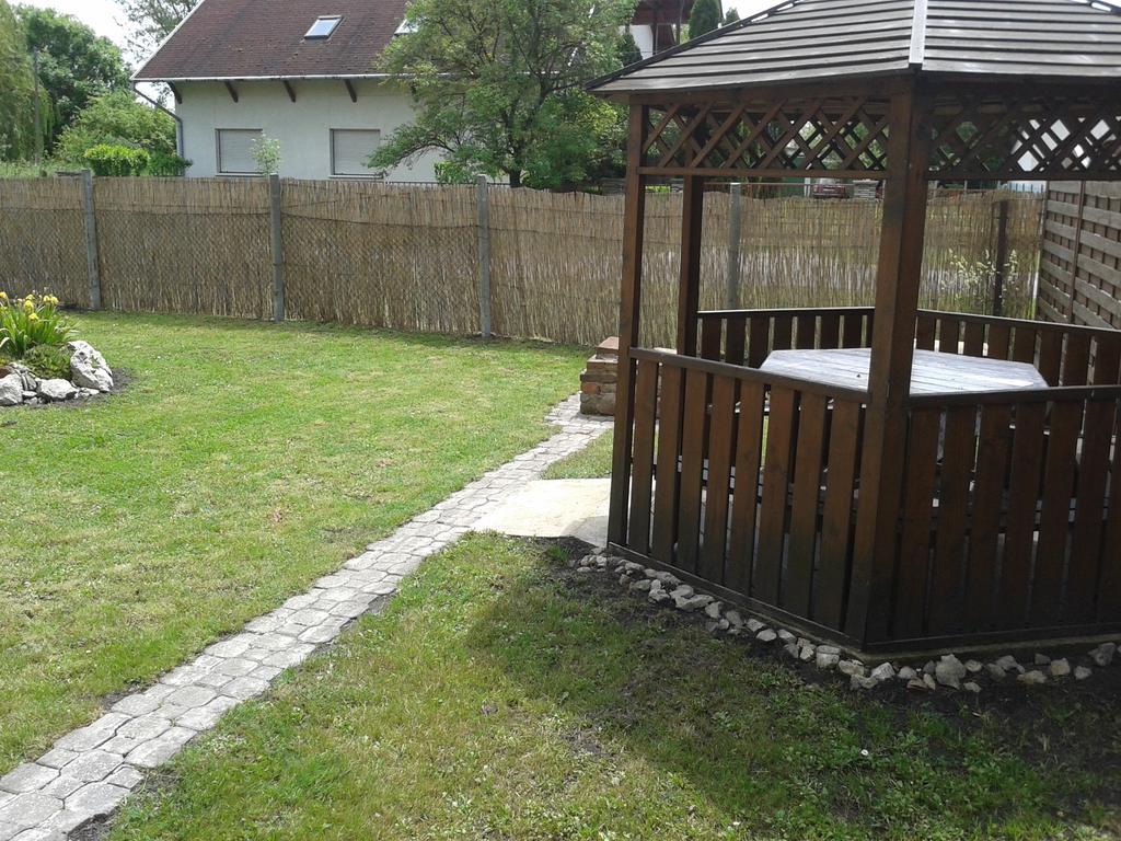 Apartmanhaz Balatonfenyves Leilighet Eksteriør bilde